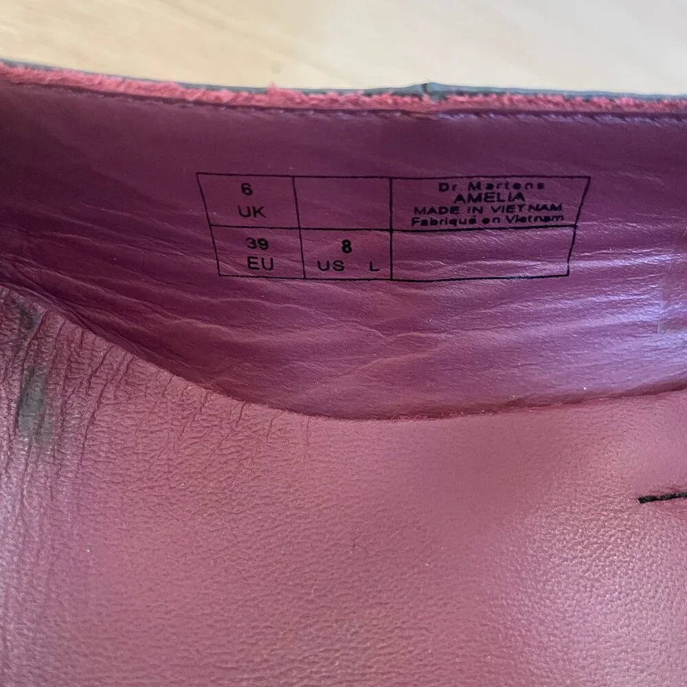 Dr. Martens Amelia low heel black leather shoe size 8.5 (39 EU) - Picture 7 of 7